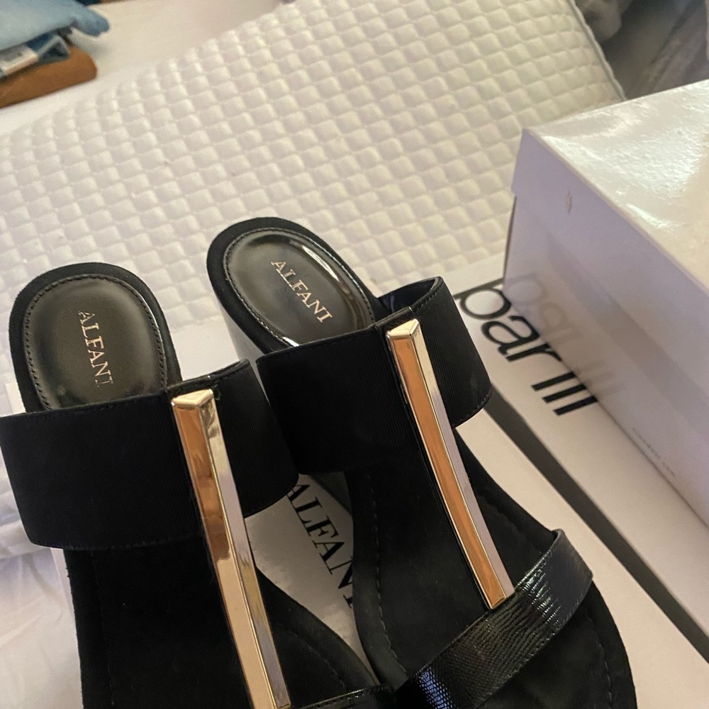 Black Wedges